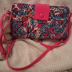 Vera Bradley Crossbody Wristlet In The Pattern Kaleidocope.
